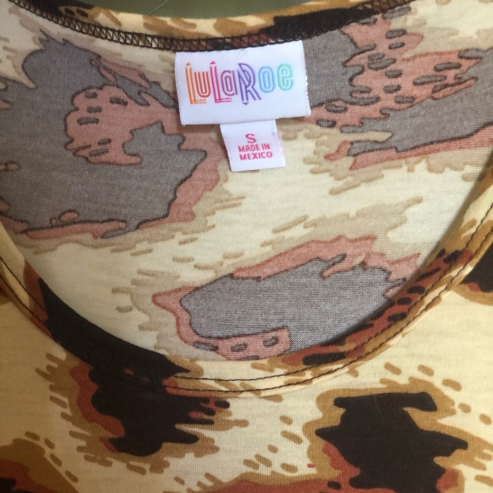 Lularoe “Classic” T- Shirt Size (S)